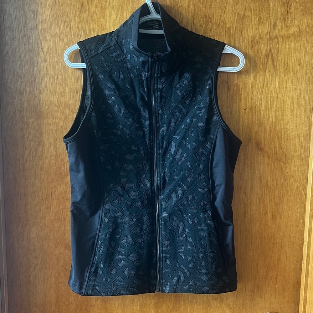 Woman’s Snow Angel Black Textured Sleeveless Zip-Front Vest Medium